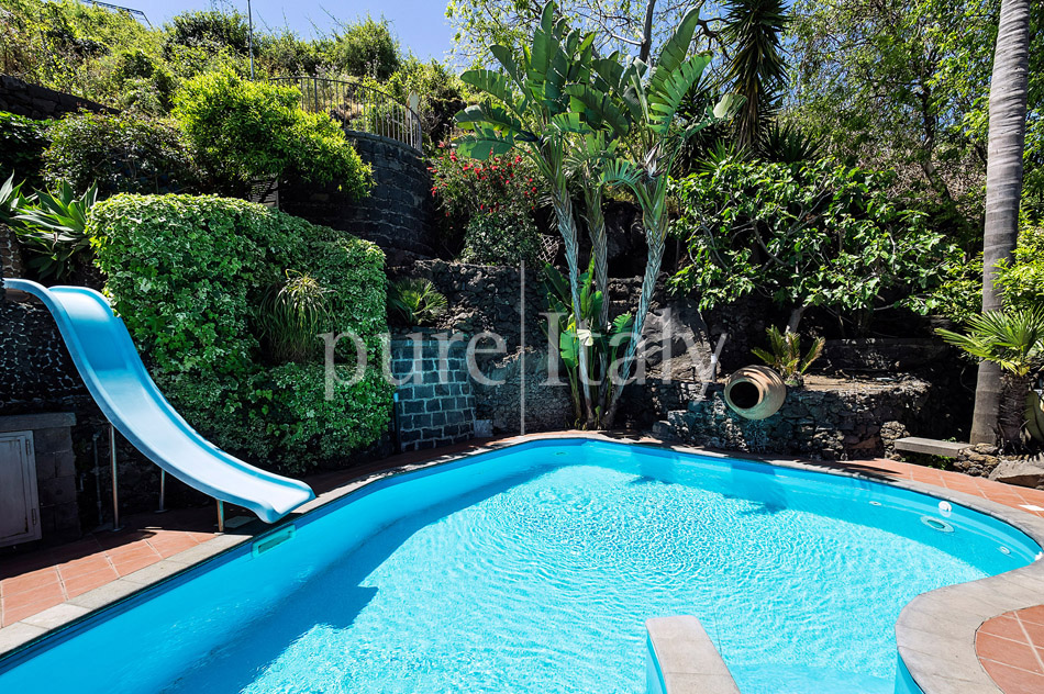 Villas with pool and sea views, east coast Sicily | Pure Italy - 7
