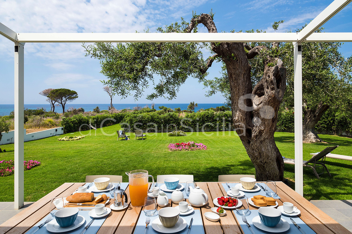 Nettuno Beach Villa Rental with Direct Sea Access Cefalù Sicily	 - 18