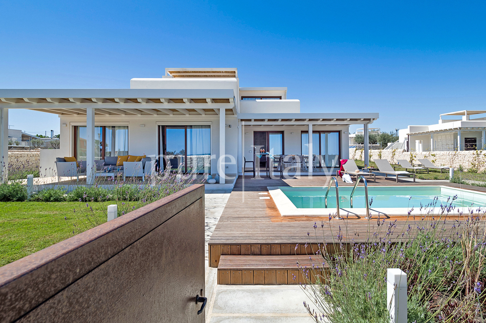 Seafront villas with pool, Sicily’s south-east | Pure Italy - 11