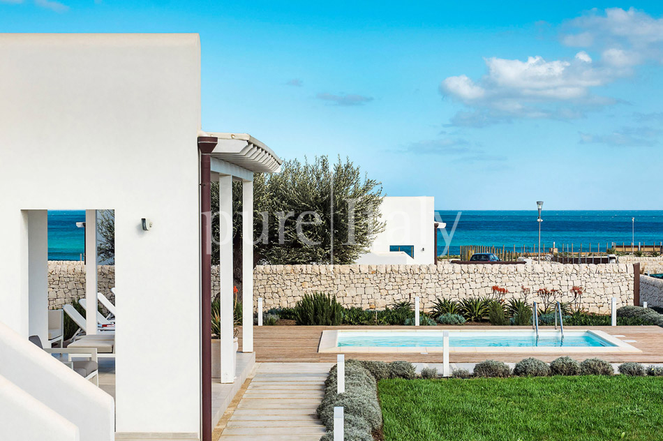 Seafront villa with heatable pool, Southeast Sicily | Pure Italy - 9