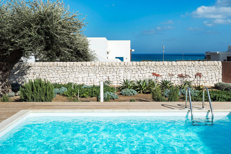 Seafront villa with heatable pool, Southeast Sicily | Pure Italy - 11