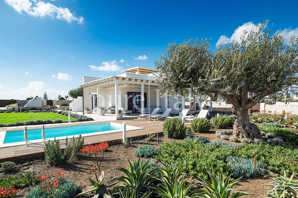 Seafront villa with heatable pool, Southeast Sicily | Pure Italy - 13