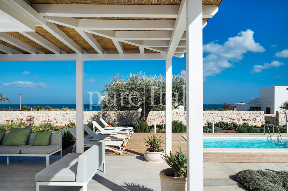 Seafront villa with heatable pool, Southeast Sicily | Pure Italy - 16