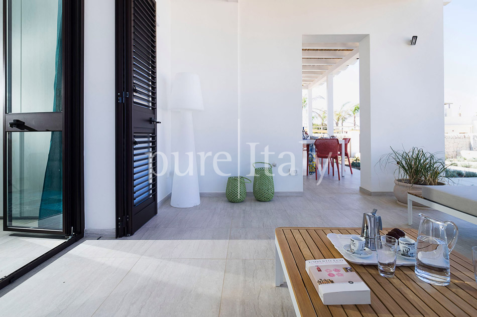 Seafront villa with heatable pool, Southeast Sicily | Pure Italy - 18