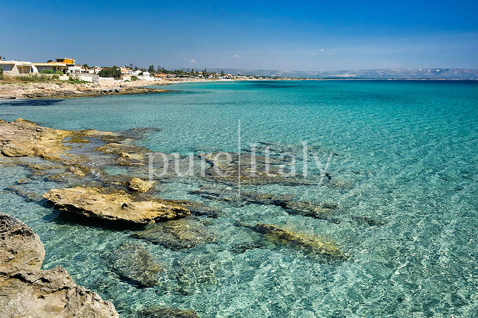 Seafront villa with heatable pool, Southeast Sicily | Pure Italy - 40