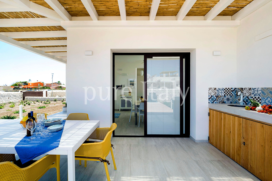 Beachside villas with pool and jacuzzi, Siracusa|Pure Italy - 8