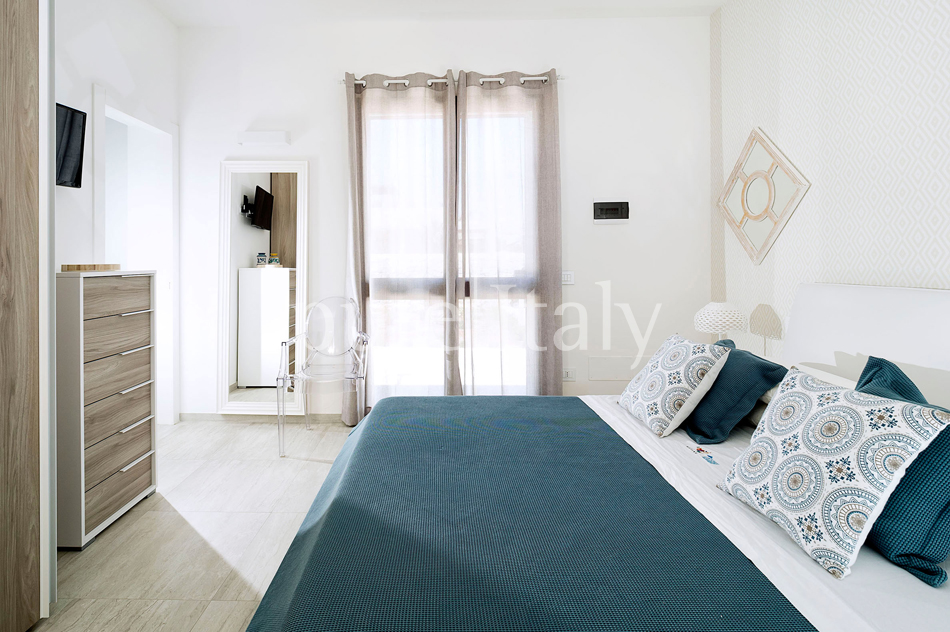Beachside villas with pool and jacuzzi, Siracusa|Pure Italy - 27