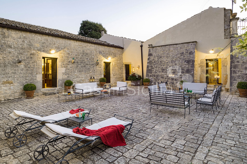 Torre Cozzoverro Country Luxury Villa Rental With Pool Modica Sicily - 9