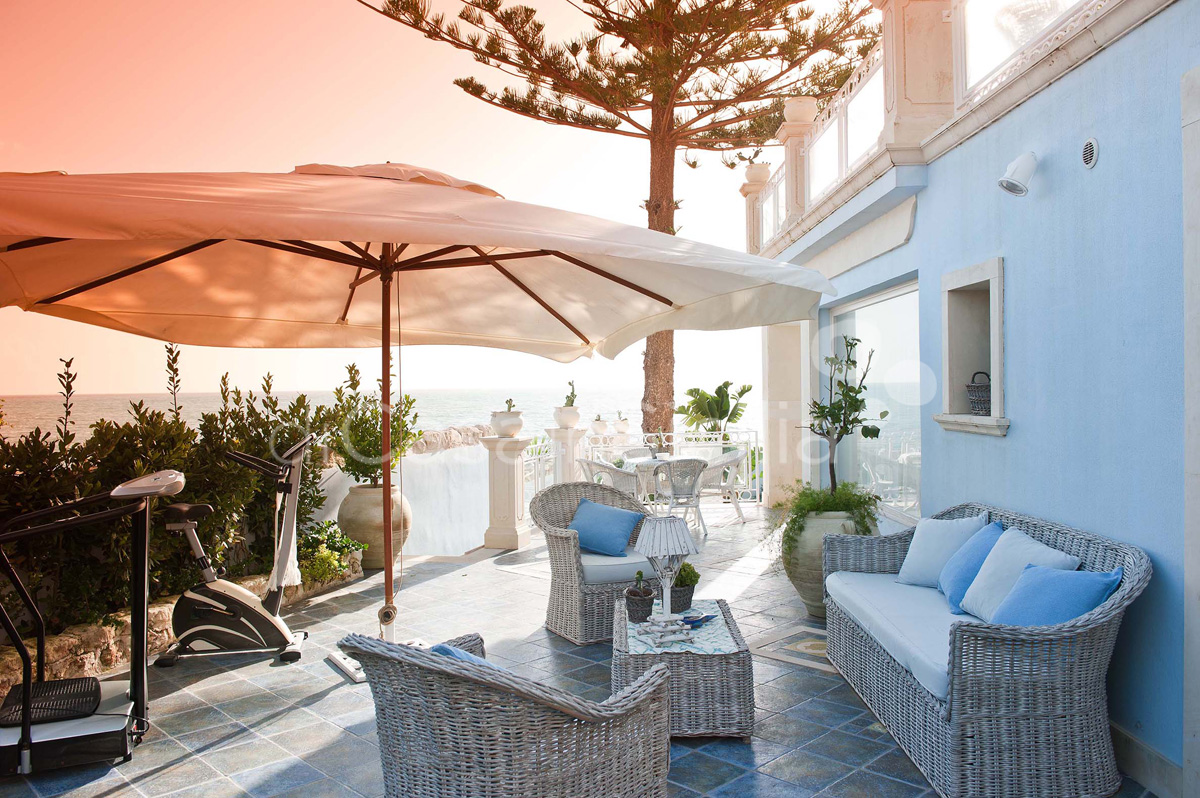 Antares Luxusvilla mit Pool direkt am Meer in Fontane Bianche Sizilien  - 9