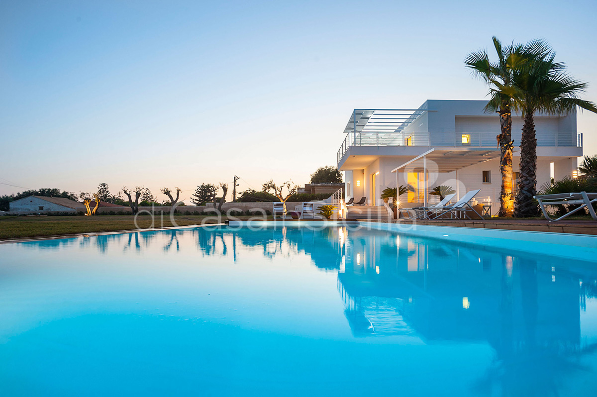 Blumarine Villa de luxe face à la mer avec piscine à Modica, Sicile  - 2