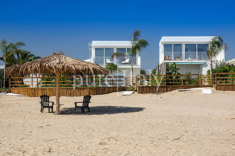 Beachfront villas close to town, south east coast of Sicily | Pure Italy - 33
