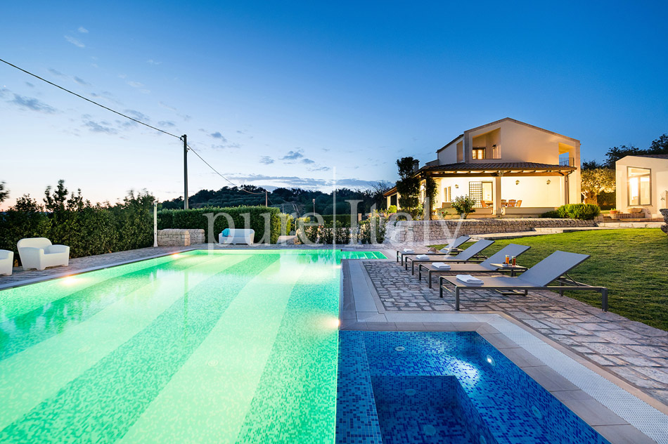 Landhausvillen mit Pool und Jacuzzi in Noto | Pure Italy - 46