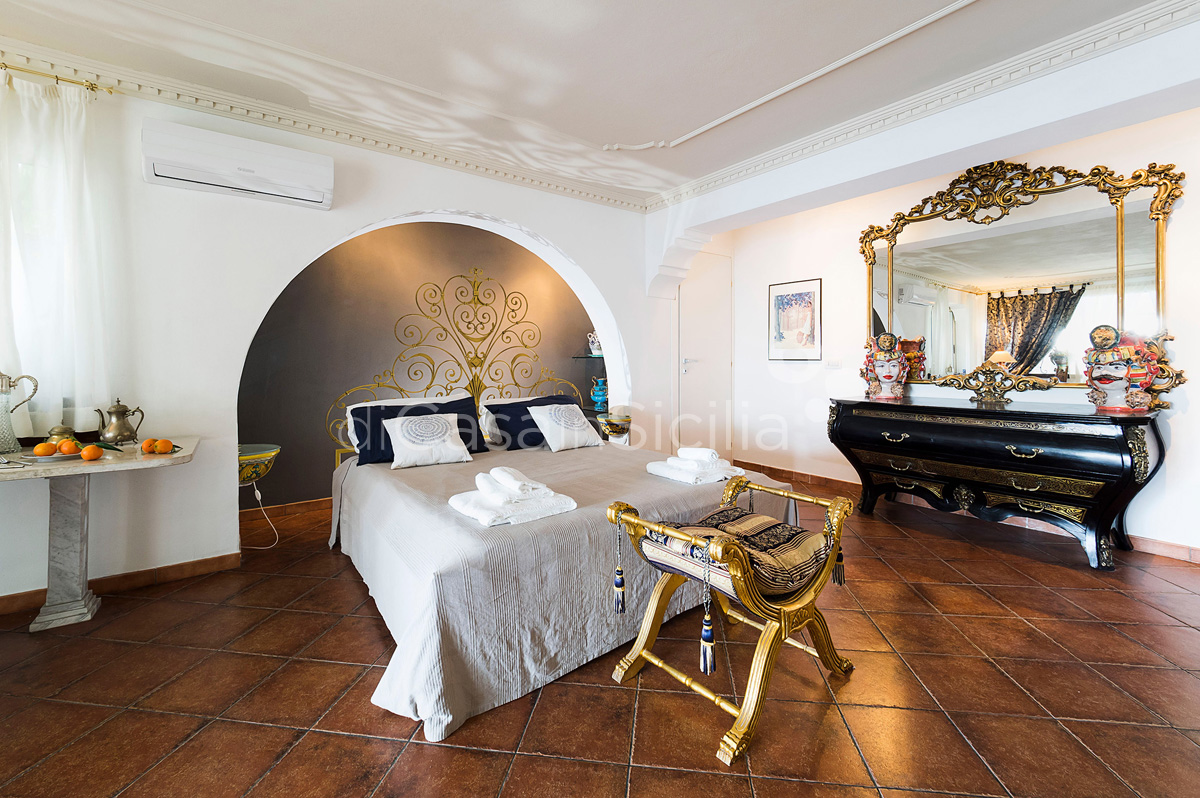 Buena Vista Luxusvilla mit Pool und Meerblick in Taormina Sizilien   - 32