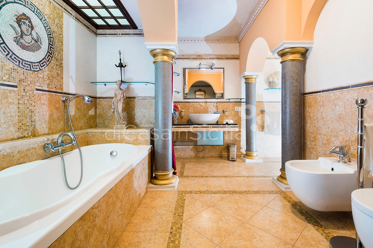 Buena Vista Luxusvilla mit Pool und Meerblick in Taormina Sizilien   - 36