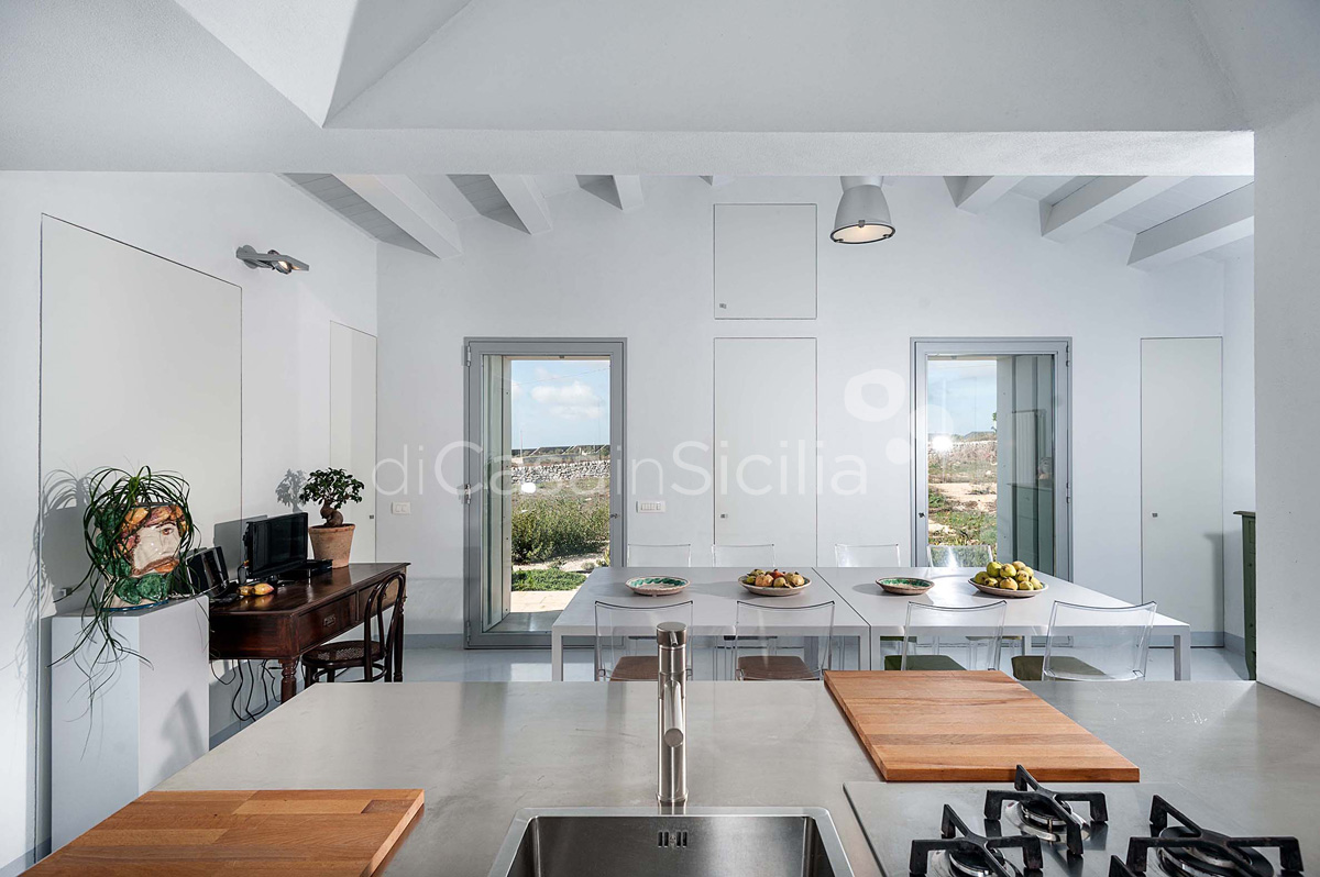 Villas design modern avec piscine à Raguse| Di Casa in Sicilia - 24