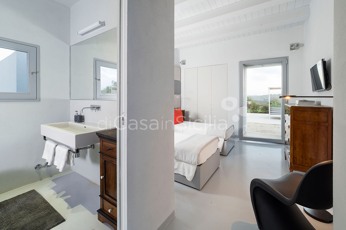 Villas design modern avec piscine à Raguse| Di Casa in Sicilia - 36