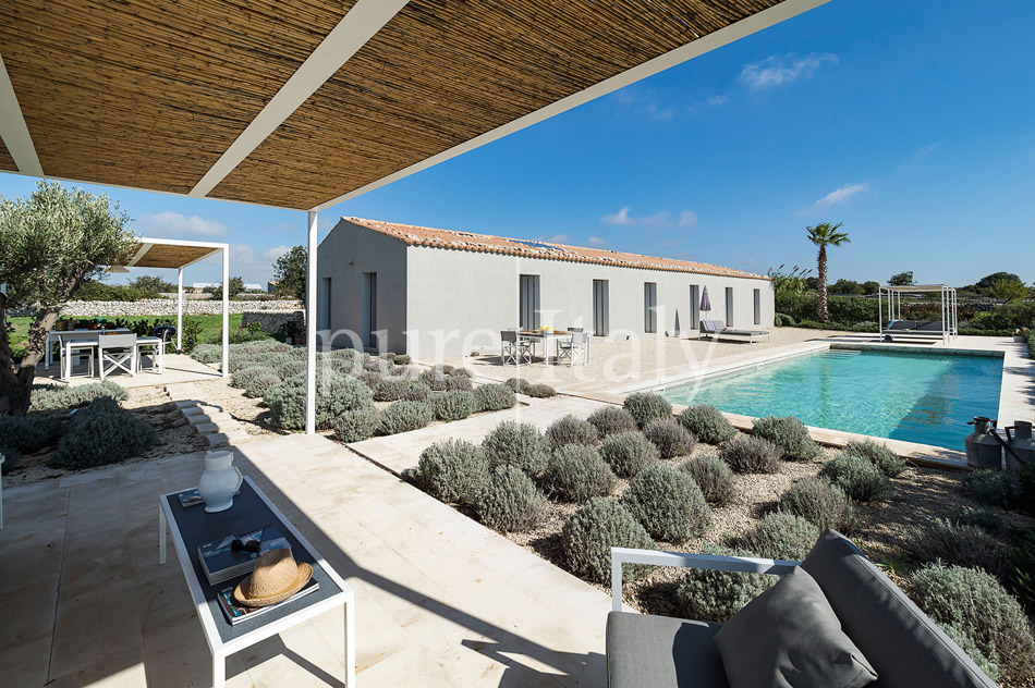 Designvillen mit Pool bei Ragusa | Pure Italy - 10