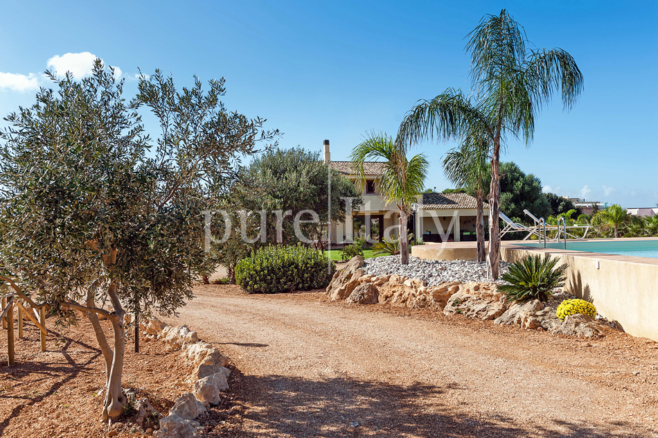Large group villas with pool near beaches, Apulia | Pure Italy - 12