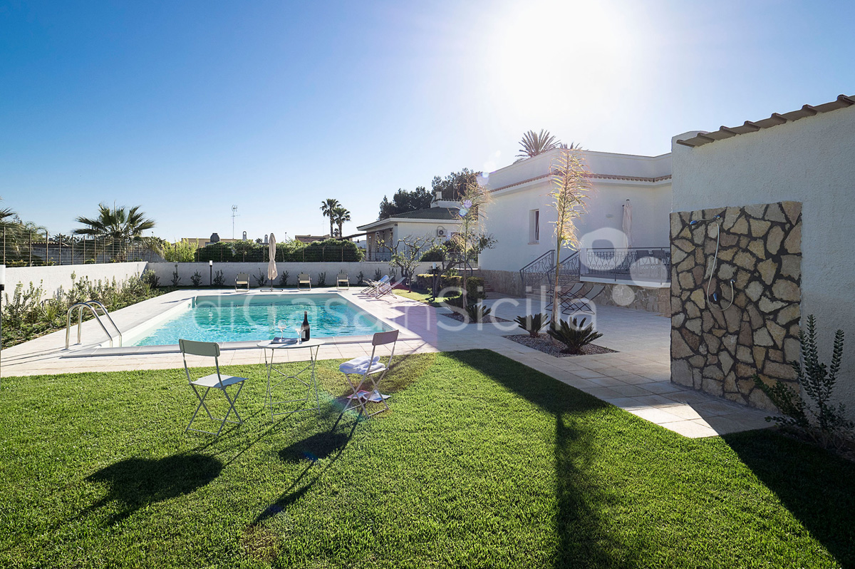 Villa Rita Seaside Villa with Pool for rent in Marsala Sicily  - 11