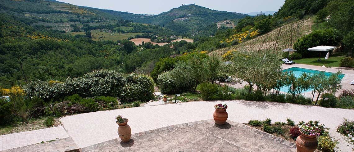 Holiday Apartments in Farmhouse with pool in Assisi | Pure Italy - 1