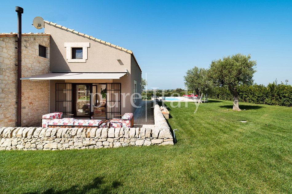 Family holiday rental villas with pool, Ragusa | Pure Italy - 24