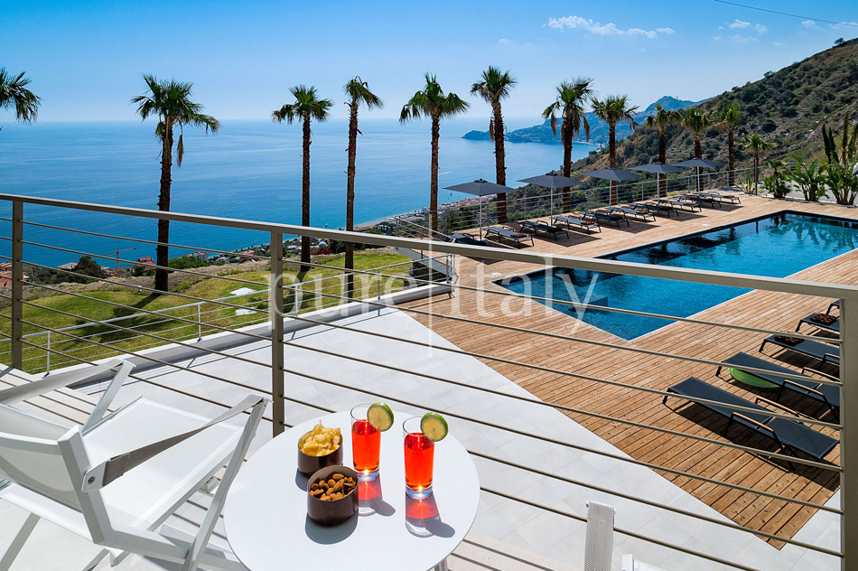 Luxury Sicilian villas with pool, Taormina Bay | Pure Italy - 4