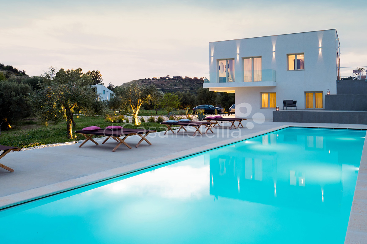 Contrada Luxuriöse Designvilla mit Pool in der Nähe von Noto Sizilien  - 17