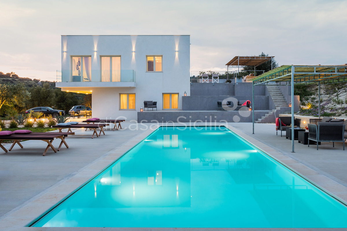 Contrada Luxuriöse Designvilla mit Pool in der Nähe von Noto Sizilien  - 21