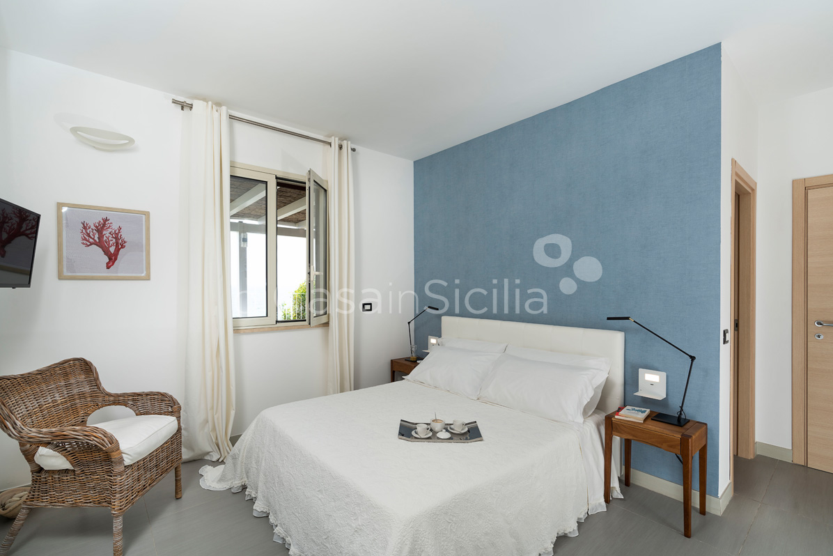Stella Maris Seafront Villa for rent in Noto Sicily - 38