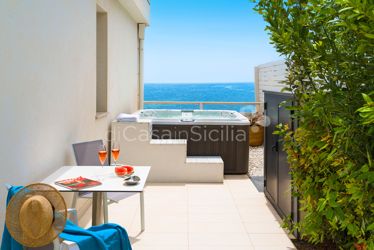 Villa Hermes, Noto, Sicily - Seafront villa for rent - 14