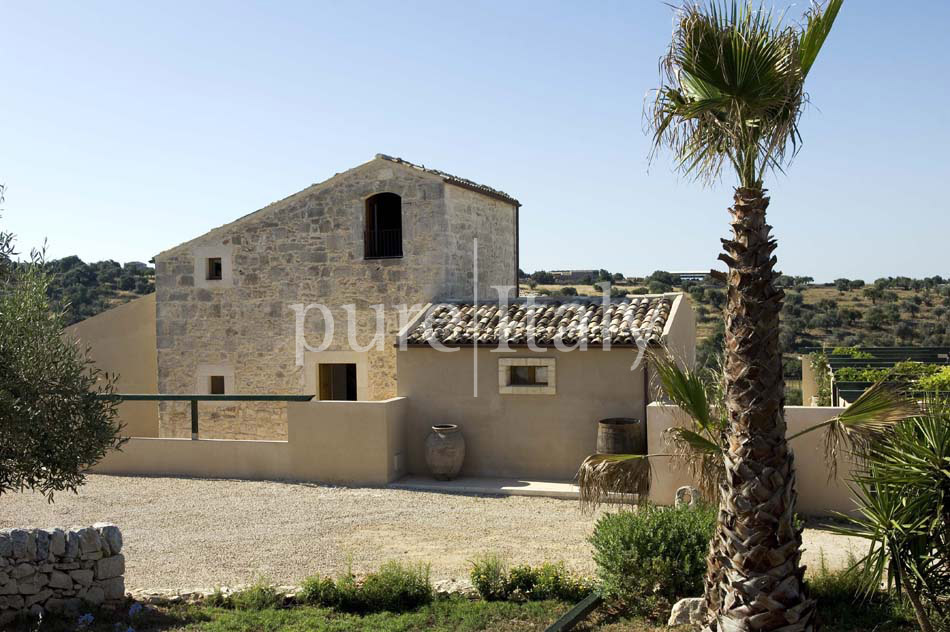 Vacation rental apartments with shared pool, Ragusa | Pure Italy - 10