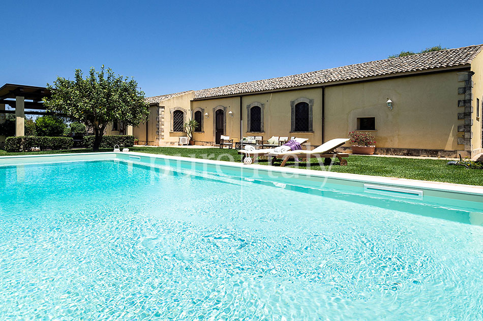 Holiday rental villas with pool near beaches, Siracusa|Pure Italy - 6